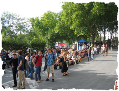 Acc�s � la sc�ne du festival Fnac ind�tendances 2006